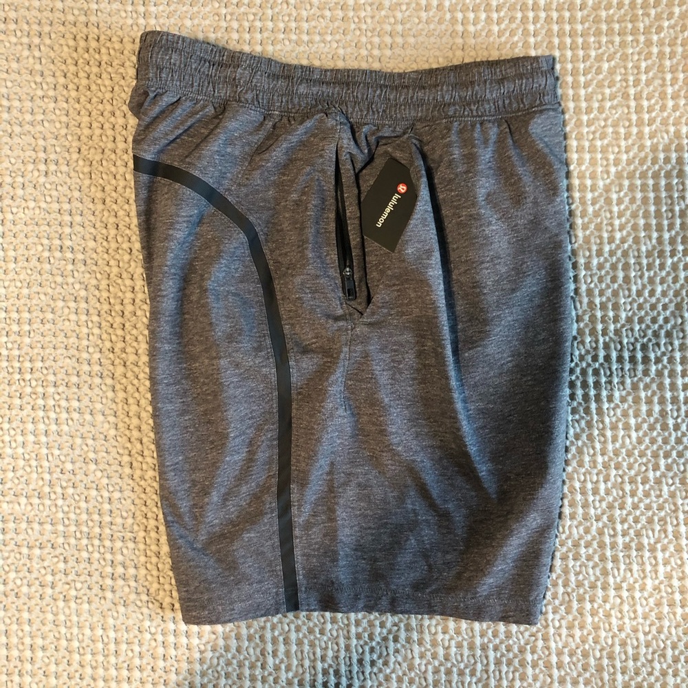 Lululemon 7” Pace Breaker Short Grey Heather large